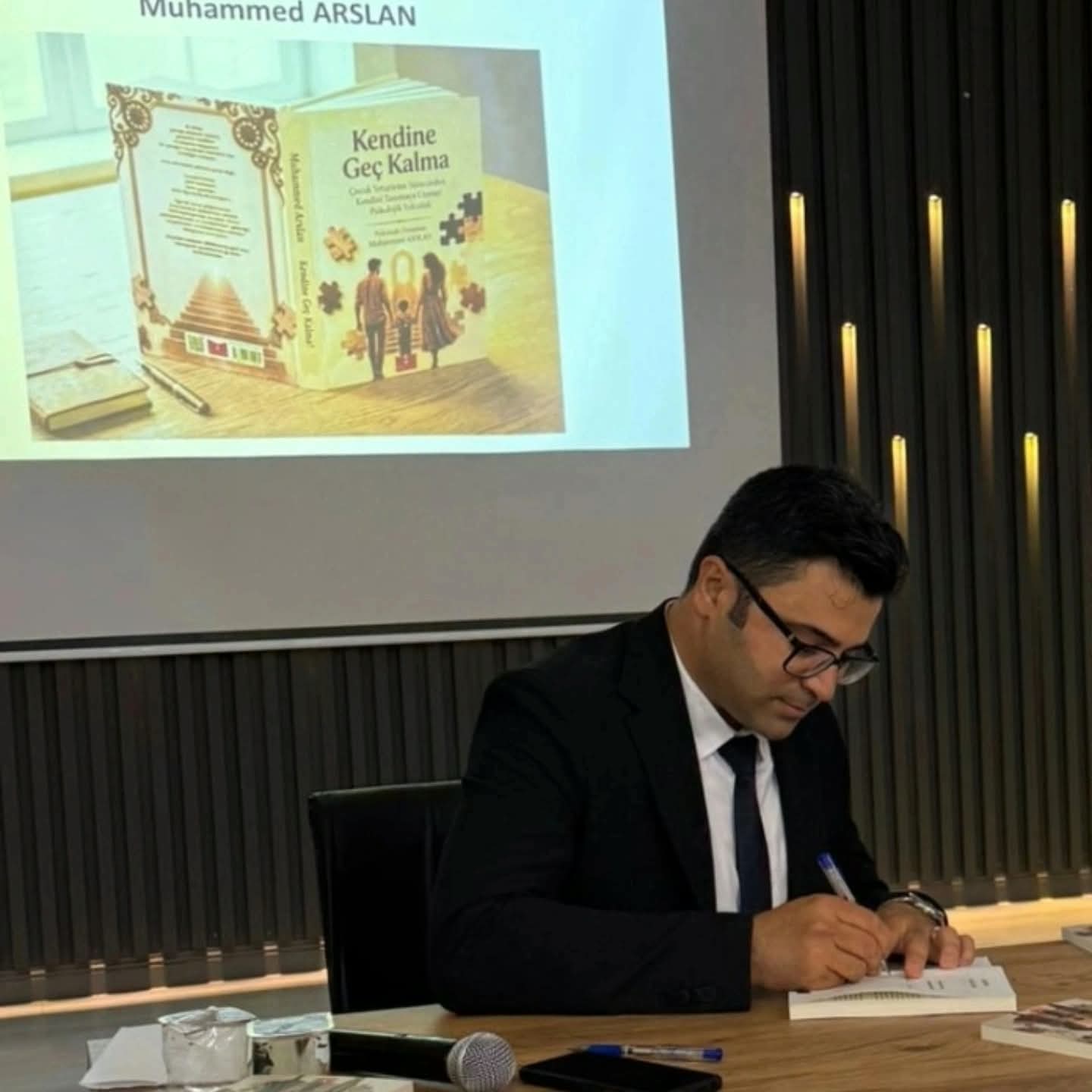 Kitap Fuarı’nda Arslan okurlarıyla buluşacak