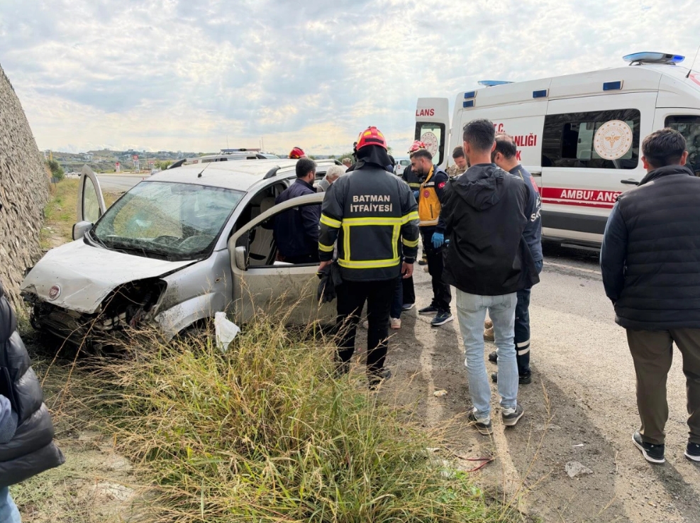 Kozluk yolunda kaza: 2 Yaralı