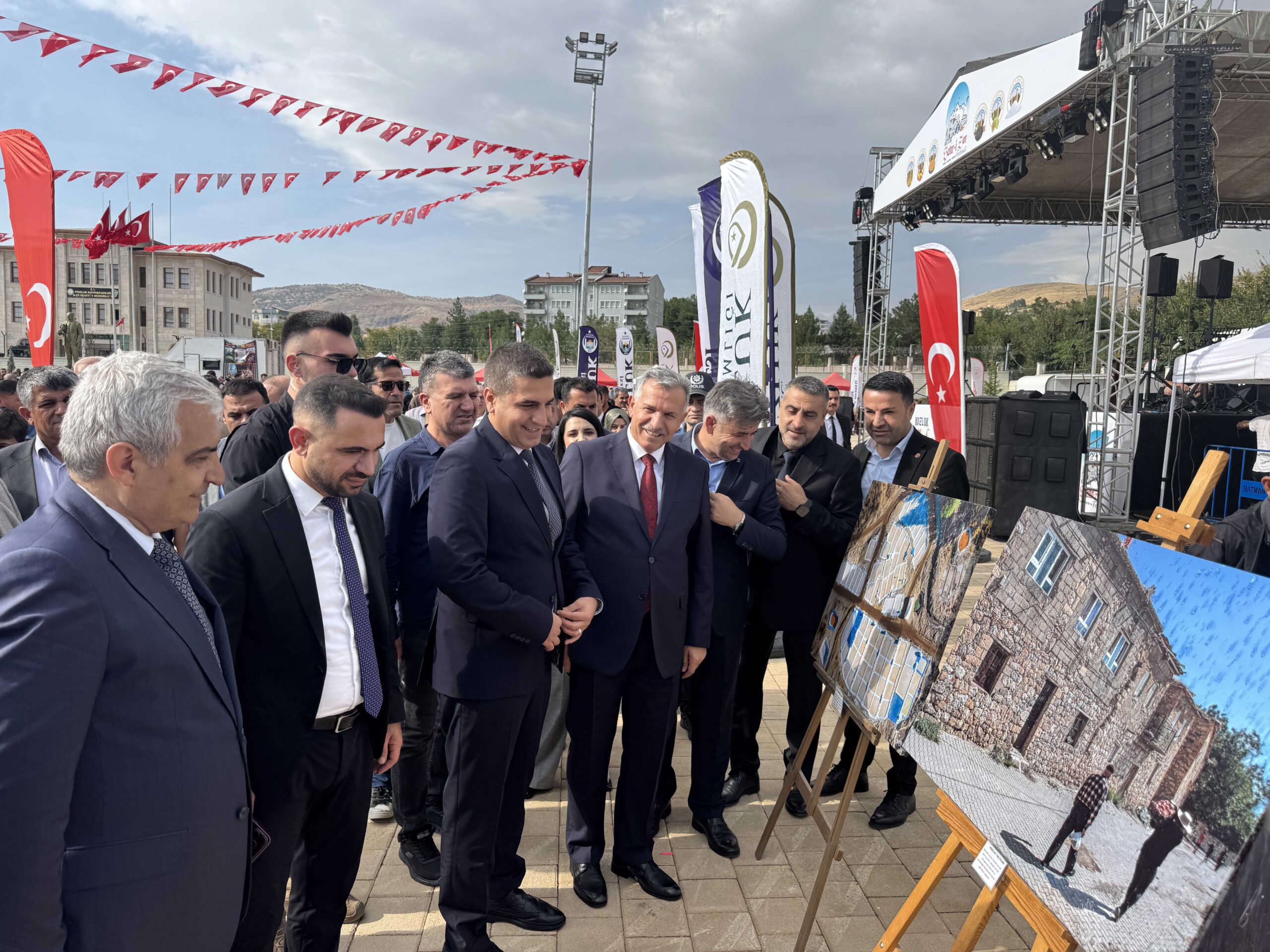 Kozluk’un güzellikleri sergiye taşındı