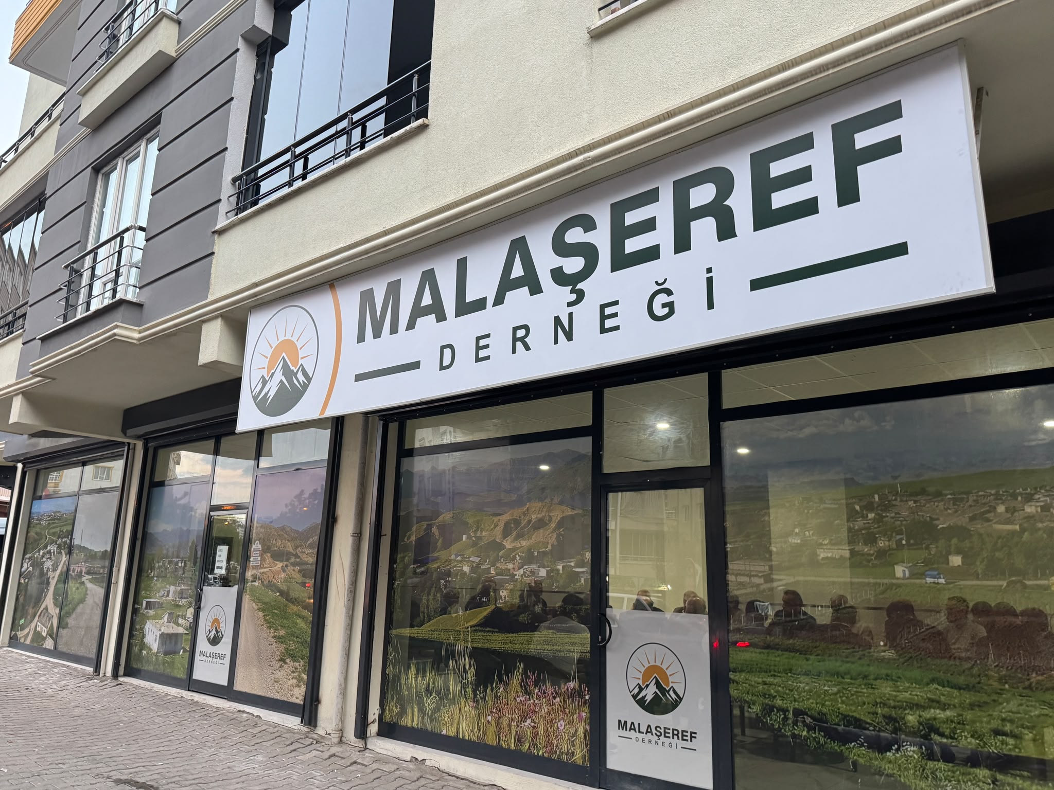 Mala Şeref ailesi aynı çatı altında buluşuyor