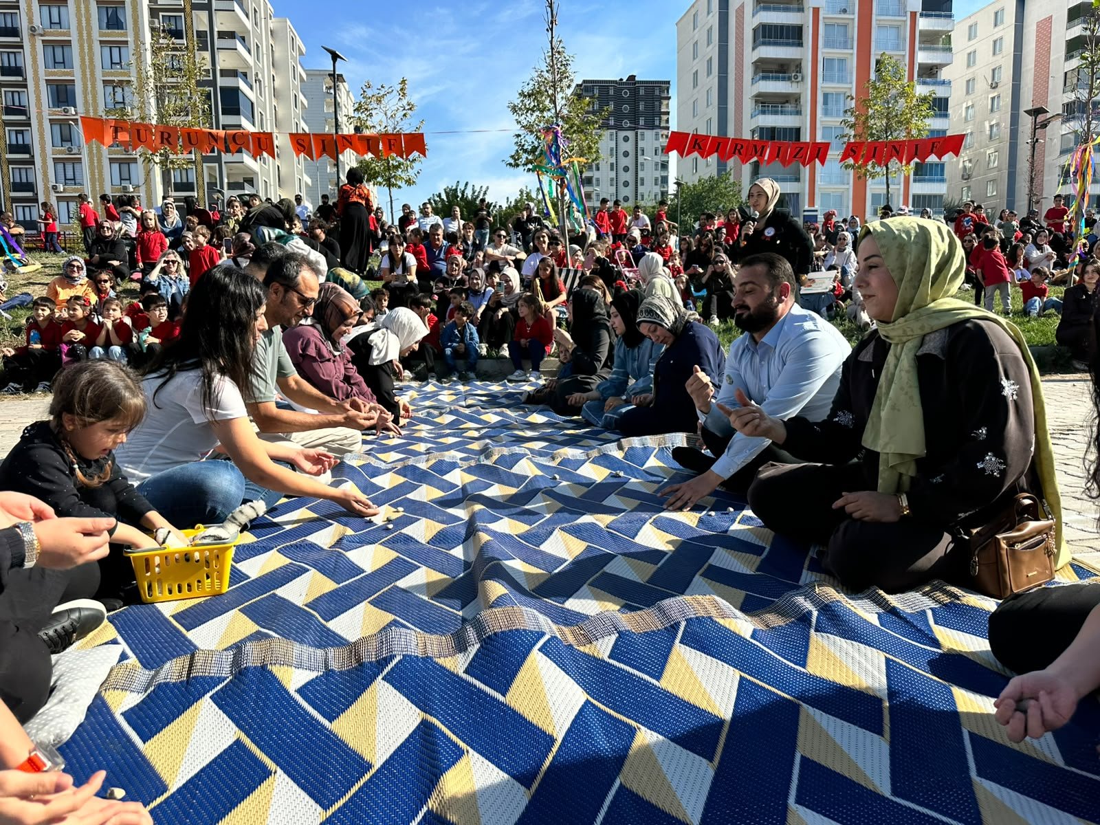 Minikler hem eğlendi hem öğrendi