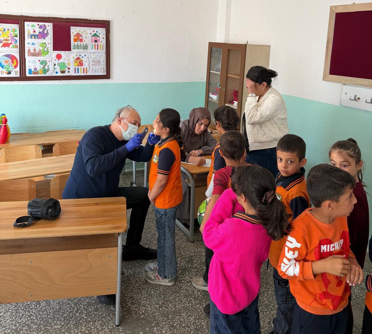 Miniklere diş sağlığı eğitimi