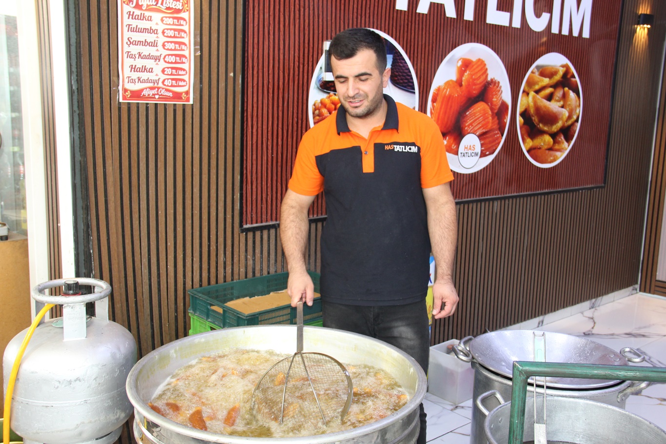 Tatlı satışları arttı, fiyatlar cep yaktı