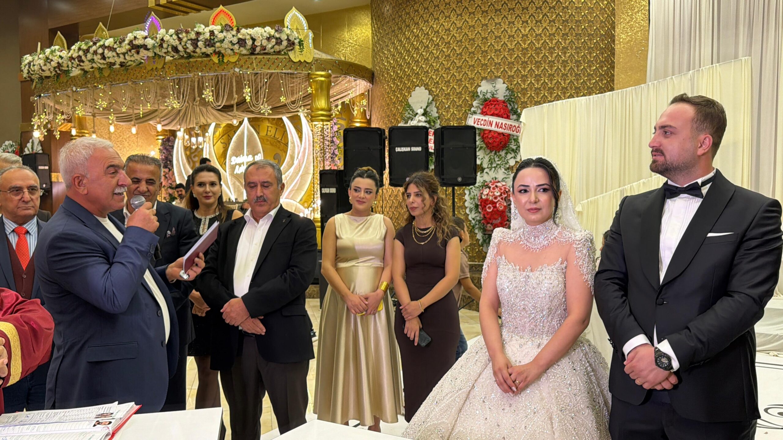 Tüzün ailesinde görkemli düğün