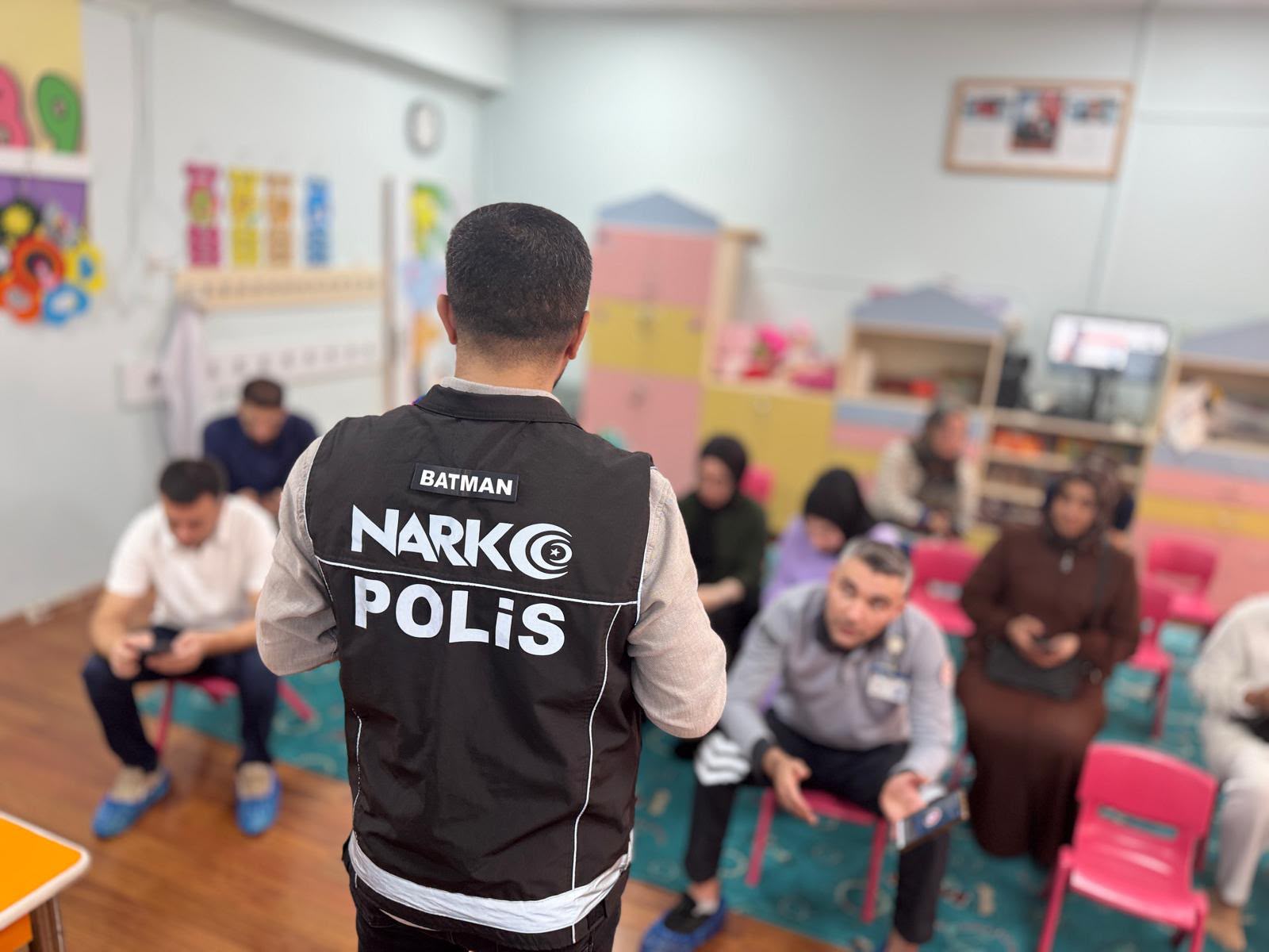 Velilere bağımlılıkla mücadele eğitimi
