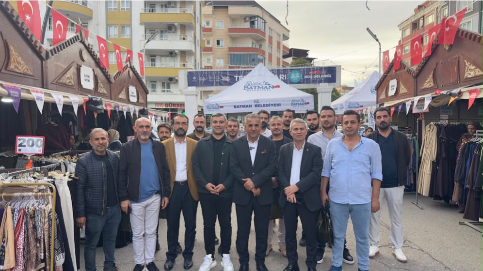 Demirhan fuarda vatandaşlarla buluştu